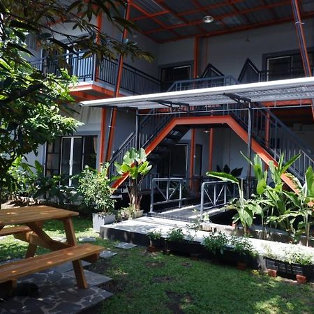 Ndalem Sorogenen Guesthouse Yogyakarta Eksteriør billede