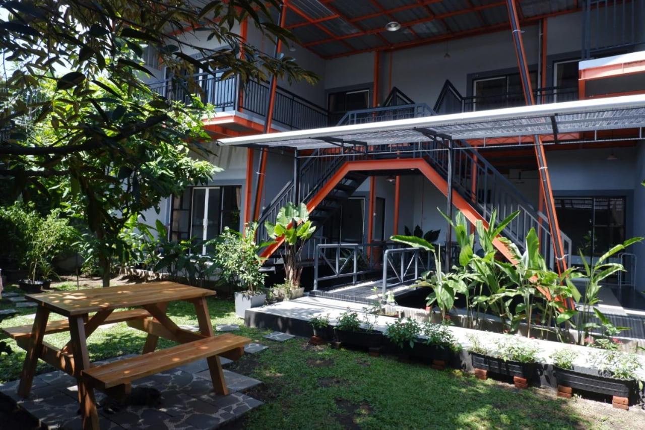 Ndalem Sorogenen Guesthouse Yogyakarta Eksteriør billede
